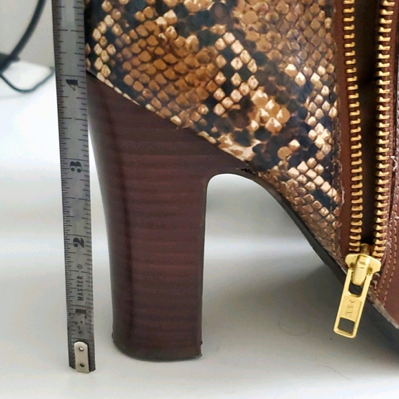 NWOT Kenneth Cole Exotic Chunky Heel Boots - Picture 7 of 7